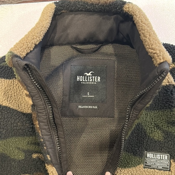 Hollister Epic Flex Sherpa Jacket in Camo size Small - Picture 3 of 3